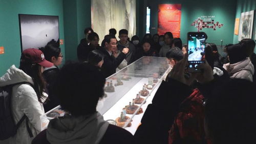 人文藝旅啟新程 三院聯(lián)合舉辦“百青藝象·時代華章”作品觀展暨文化藝術(shù)交流活動